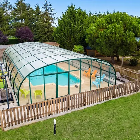 Domek alpejski Cosy Avec Piscine A *
